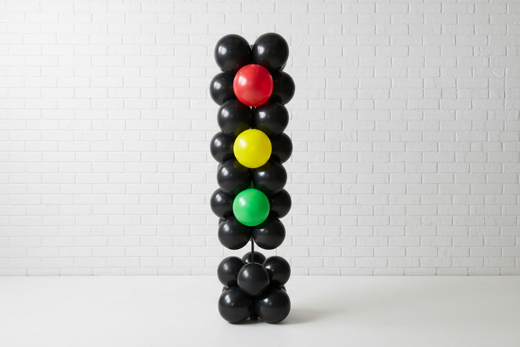 Life-Sized Stop Light – 99 Haus Balloons