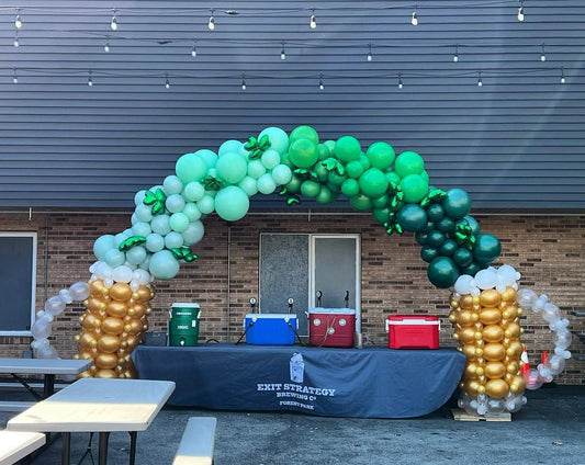 St. Patrick's Day Cheers Balloon Arch