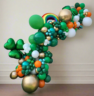 Lucky Freestanding Garland